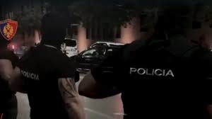 “Alo, ai shet drogë”/ Telefonata në Polici merr në qafë 20-vjeçarin shqiptar arrestohet në Itali. Si e zbuluan karabinierët aktivitetin e paligjshëm të të riut!