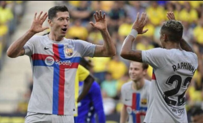 Fiton Barcelona, shkëlqen Lewandowski