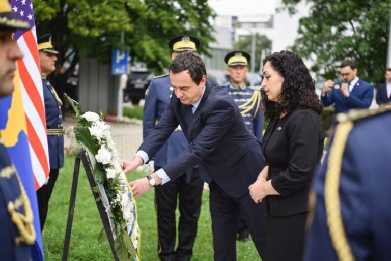 ‘Së bashku me SHBA do të sigurohemi që terrorizmi dhe ligësia nuk do të triumfojnë kurrë’