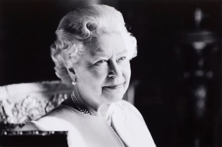 Vdiq mbretëresha Elisabeth II