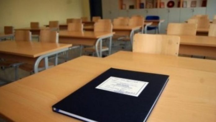 Sot mësimdhënësit do të votojnë se a janë pro apo kundër grevës