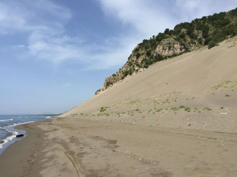 Tjetërsimi i pronave në Lezhë, arratisen shumica e të dënuarve
