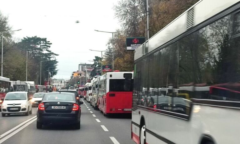 Vazhdon protesta, transportuesit privat bllokojnë “Ilindenskën”