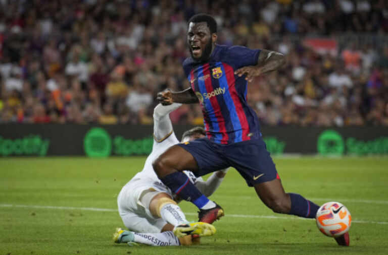 Kessie pritet të largohet nga Barcelona, ky klub shpreh interesim për të