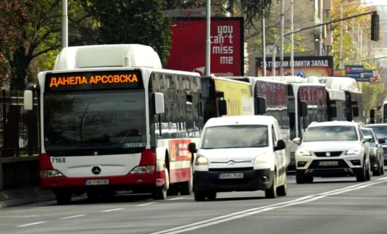 Mungesa e autobusëve, problem për nxënësit