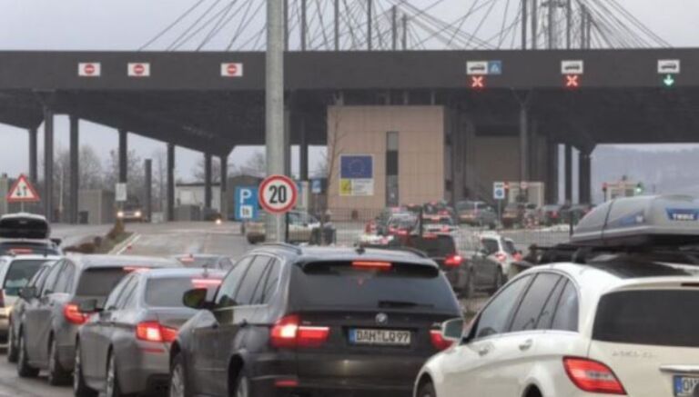 Pritjet deri në dy orë për të dalë nga Merdarja dhe Dheu i Bardhë