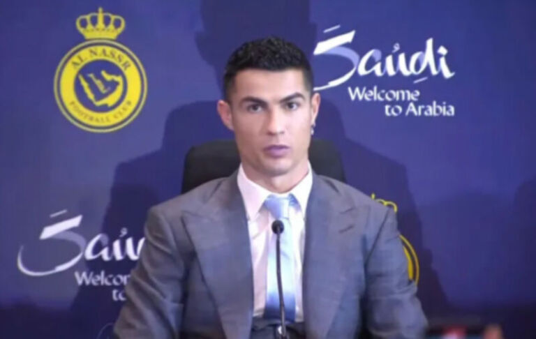 Huqja e Ronaldos në konferencë, nuk e di se nga cili vend është Al-Nassr!