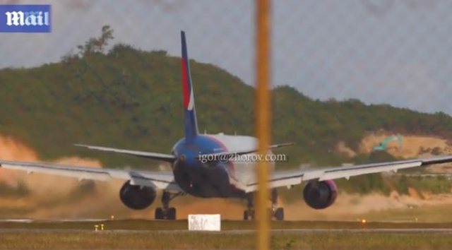 VIDEO/ Merr flakë avioni i linjës Tajlandë-Moskë me 321 pasagjerë pak sekonda pas ngritjes