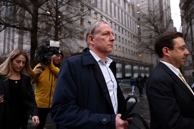 Charles McGonigal, një ish-shef i Kundërzbulimit për FBI-në, i dyshuar se ka pranuar 225,000 dollarë nga një biznesmen shqiptaro-amerikan dhe se i ka bërë favore Kryeministrit Rama