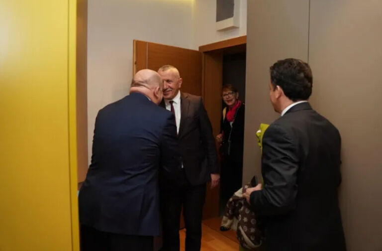 Festa në Beograd për Pavarësinë e Kosovës çmend mediumet serbe