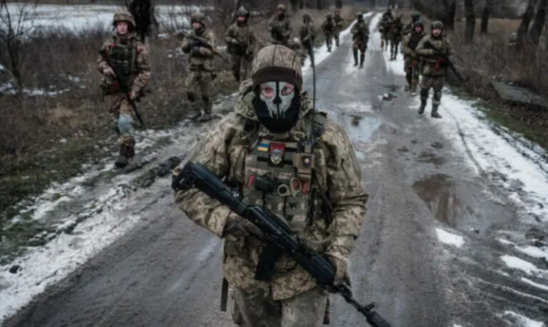 Rreth 2000 tanke, 400 avionë dhe mijëra mjete të tjera, Rusia nis valën e re të pushtimit për 10 ditë