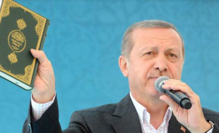 Erdogan: Përderisa lejoni djegien e Kuranit, nuk do të miratojmë anëtarësimin në NATO të Suedisë