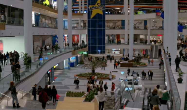 Hapja e madhe e Prishtina Mall rrit aktivitetin ekonomik dhe sjell turma të mëdha në Kosovë