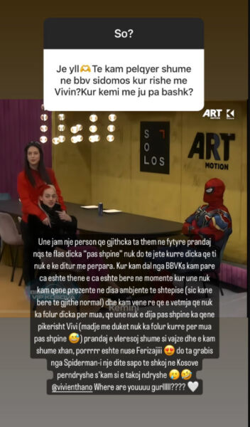Melisa thumbon Mbresën ndërsa lavdëron Vivienin