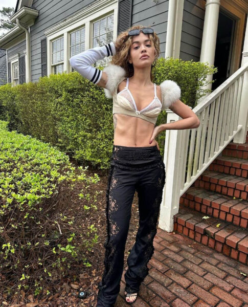 ‘Asht e lëkurë’, Rita Ora pëson humbje të ‘frikshme’ të kilogramëve!