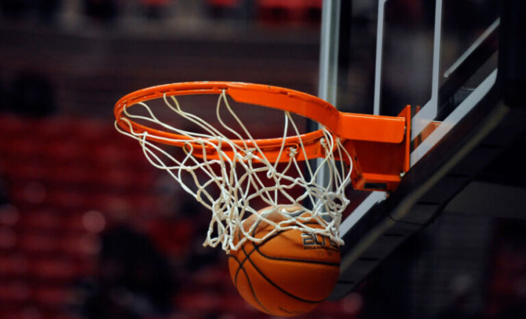 Sot zhvillohen dy ndeshje fantastike në basketboll