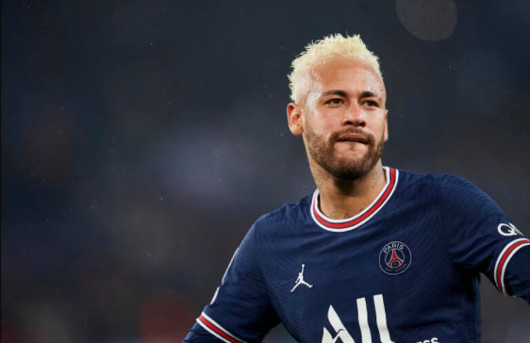 Neymar mund të jetë goditja e parë e madhe nëse sheikët marrin drejtimin e Manchester Unitedit
