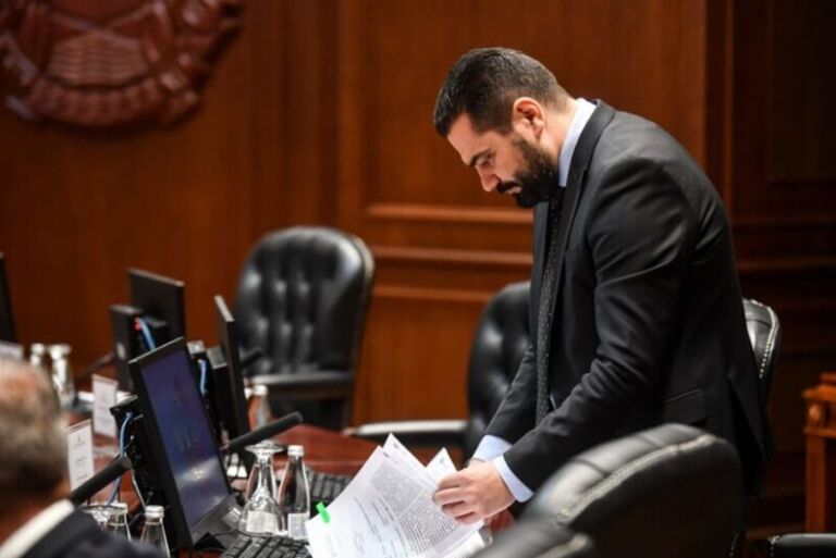 Lloga: Demokracia varet nga liria e shprehjes dhe pavarësia e mediave