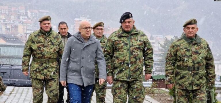 Ministri serb i Mbrojtjes: Po përfundojmë dislokimin e njësive ushtarake