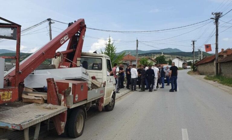 Fshati Sllupçan nuk lejon të rikonstruohet rrjeti elektrodistributiv i EVN
