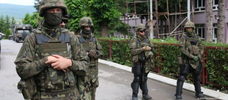 Kush përfiton nga trazirat në Kosovë?