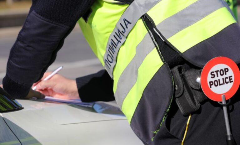 173 gjoba në Shkup, 23 vozitës pa patentë shoferi