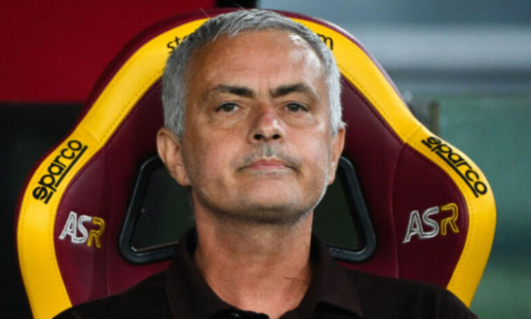 Mourinho flet për të ardhmen e tij mes thashethemeve që e lidhin me PSG-në