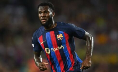 Kessie i zhgënjyer me Xavin, pranon që të largohet nga Barcelona