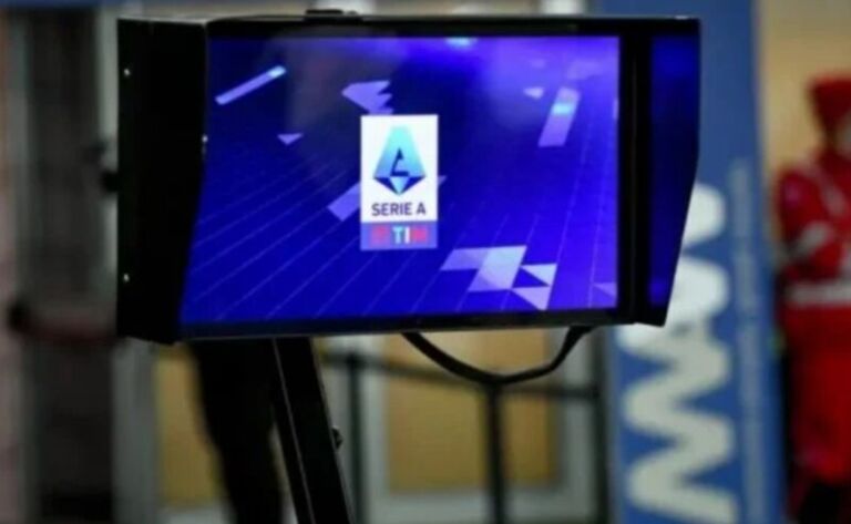 Serie A do të jetë liga e parë që do të transmetojë bisedat e VAR-it