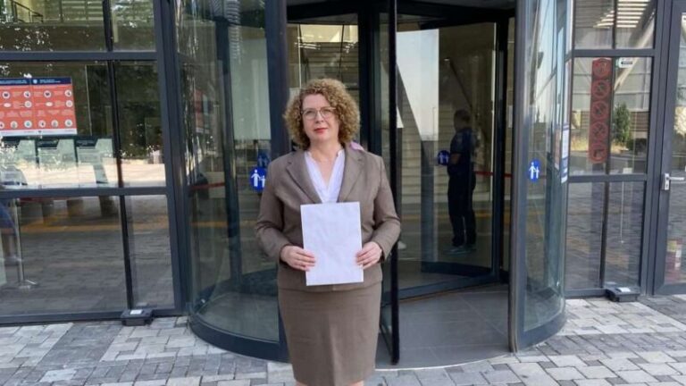 Afera “Gruri”, ministrja Hajdari padit mediumin dhe zyrtarin e MINT