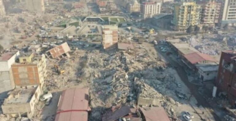 Gjashtë muaj nga tërmetet në Turqi: shikoni fotot krahasuese…