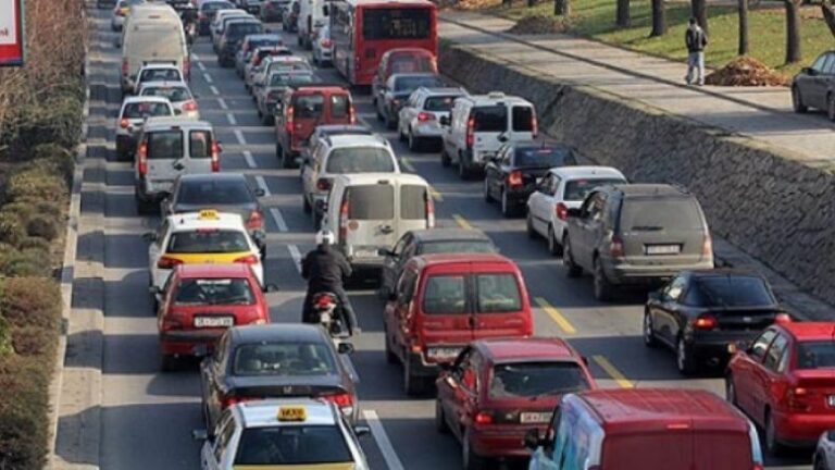 Importi i automobilave në rritje të madhe