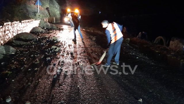 Reshje shiu e shtrëngata në Shkodër, u bllokua gjatë natës segmenti Theth- Ndërlysaj, ja si paraqitet sot situata