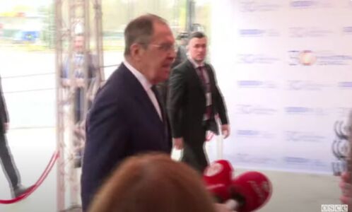 Lavrov tejkaloi mediat, nuk iu përgjigj pyetjeve të gazetarëve