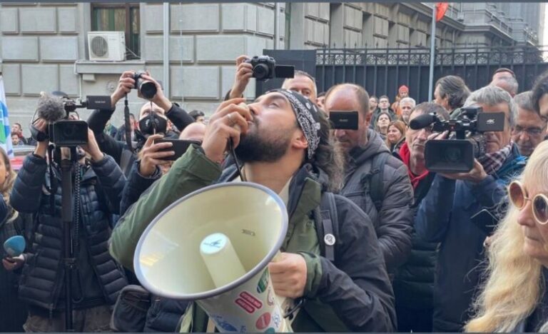 Studentët serbë bllokojnë rrugët e Beogradit në shenjë proteste ndaj parregullsive në zgjedhjet e 17 dhjetorit