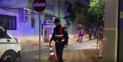 Sherr mes disa të rinjve në Lezhë, njëri prej tyre përfundon në spital