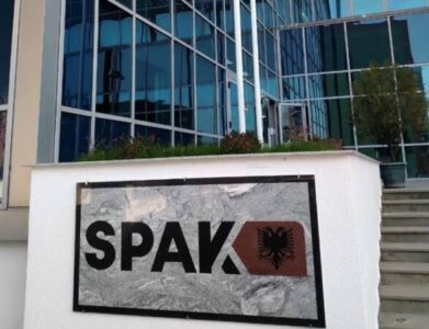 Akuzohet nga SPAK për korrupsion, përfundon në pranga kreu i Dhomës së Avokatisë së Korçës