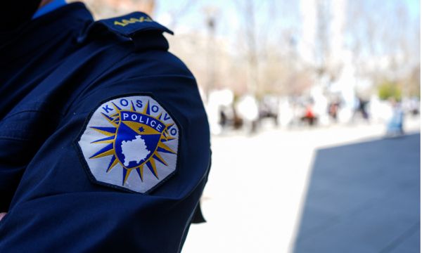 Aksion i madh i Policisë në Kosovë, disa të arrestuar! Sekuestrohet municion luftarak, armë dhe makina