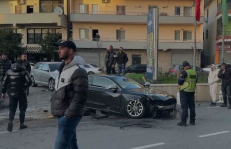 Aksident në Lezhë, përplasen 4 automjete, raportohet për 2 të lënduar