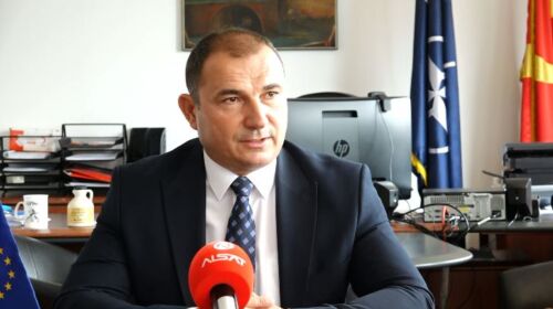 Angellov iu bashkua opozitës, por vazhdon të mbetet drejtor