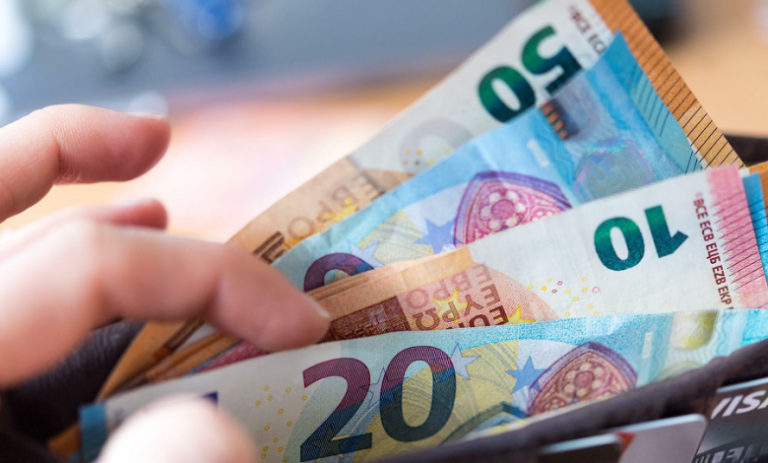 Mërgata gjatë shkurtit solli 87.90 milionë euro në Kosovë