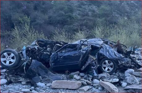 “U rrokullis disa herë dhe…”- Aksidenti tragjik me 8 viktima, gazetarja zbulon detajet: Mjeti ka ecur me shpejtësi të lartë për të shmangur policinë!