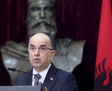Presidenti Begaj dekreton si ambasador të Shqipërisë në Ukrainë, Ernal Filon