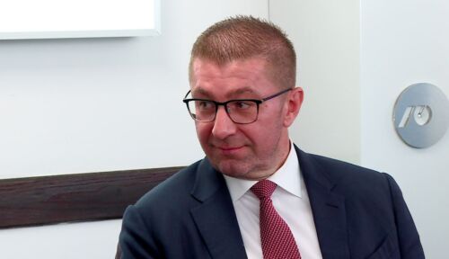 Mickoski: Kush mund të na garantojë se ndryshimet kushtetuese janë kërkesa e fundit e Bullgarisë