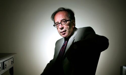 Libër i ri nga Ismail Kadare? Botuesi Bujar Hudhri: La dorëshkrime, i takon familjes t’i publikojë