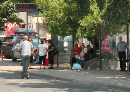 Vazhdon tollovia me autobusët privat të transportit publik