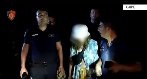 U bllokua në kanionin e Gjipesë për më shumë se 6 orë, Policia dhe FNSH arrijnë të shpëtojnë turisten gjermane