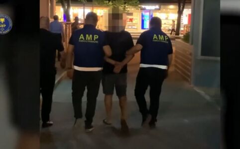 EMRI/ I kërkoi 20 mijë euro për të mos i bllokuar biznesin, por përfitoi gjysmën e parave si fazë paraprake, AMP e Durrësit arreston Krye-komisarin! Ja akuzat me të cilat po përballet dhe detajet