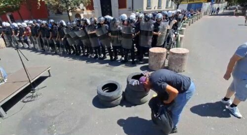 Protesta e opozitës para Bashkisë/ Policia publikon planin e masave! Ja cilat janë rrugët që do të bllokohen dhe apeli për qytetarët