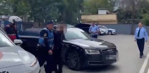 Automjeti i blinduar dhe targa gjermane, arrestohet 30 vjeçari që qarkullonte i armatosur